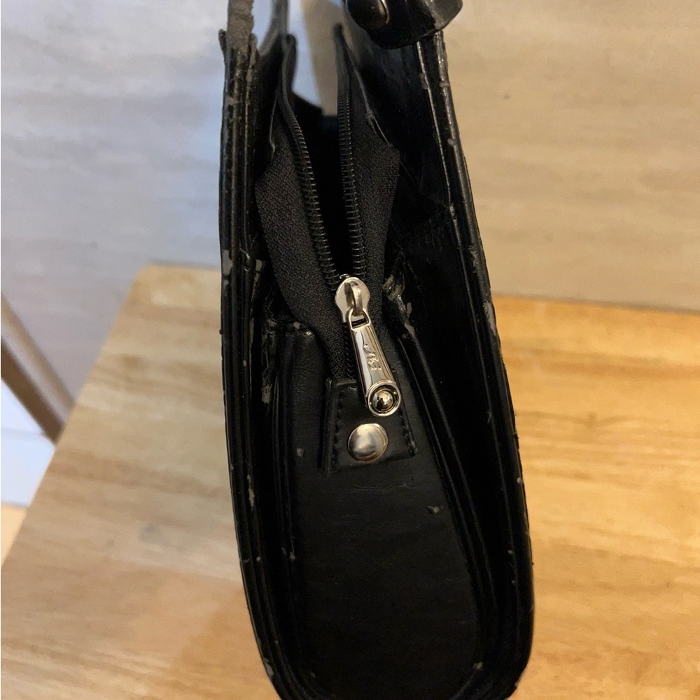 Fashion Inspired Black Leather Shoulder Bag Silver-Tone G - Picture 13 of 15